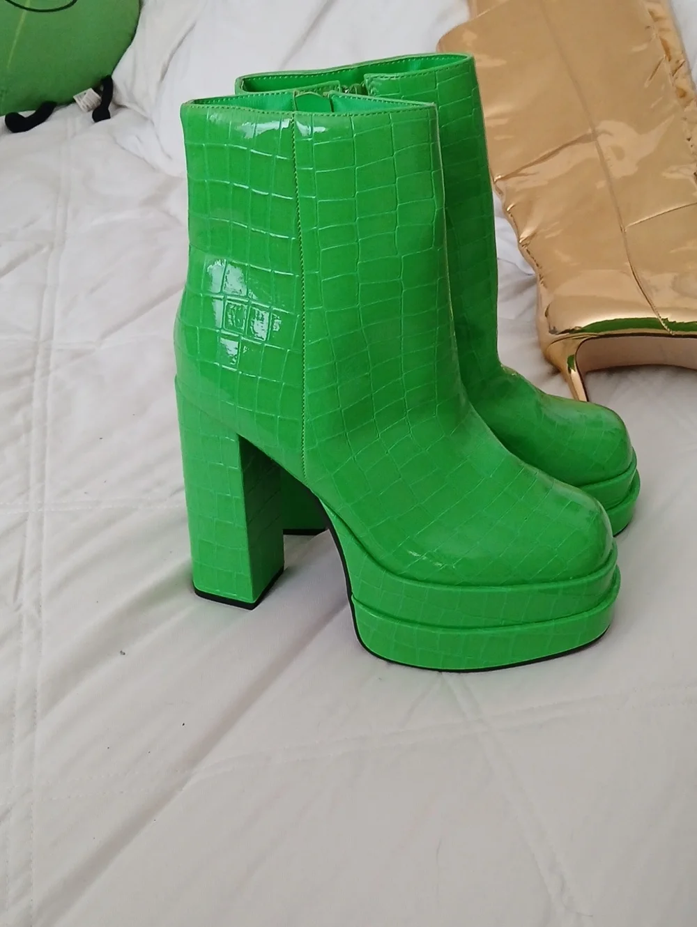 Women’s #NeonGreen Croc-Embossed #PlatformAnkleBoots #brat #greenshoes #shelen